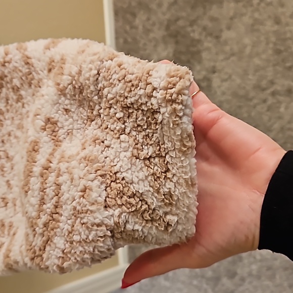 American Eagle Women's 1/4 zip sherpa pullover size medium New - Picture 6 of 6